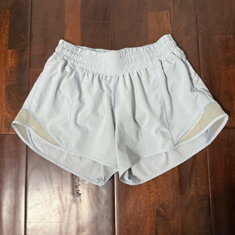 Lululemon Hotty Hot Short II Women’s Size 4 Light Blue W7AWBT